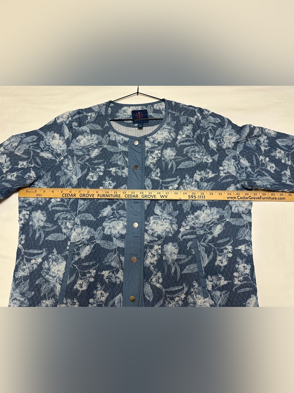 Isaac Mizrahi Live Blue Floral Quilted Snap-Front Jacket - Picture 4 of 5